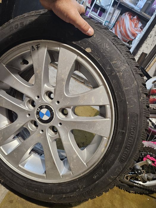Vând roți de iarnă 205/55/16 BMW