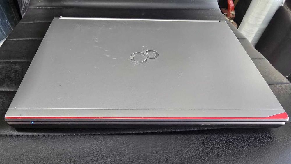 Лаптоп Fujitsu Lifebook E734, 13.3", i7-4610M, 8GB RAM, 256GB HDD
