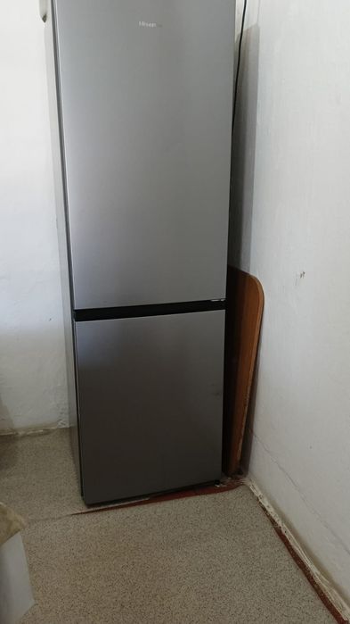 Холодильник hisens