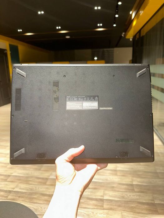 Asus X560UD ноутбук