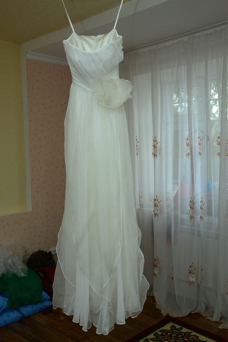 Продам белое платье