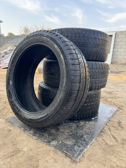 Продаются зимние шины Triangle 235/45 R17