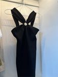 Къса черна рокря ZARA с акцент