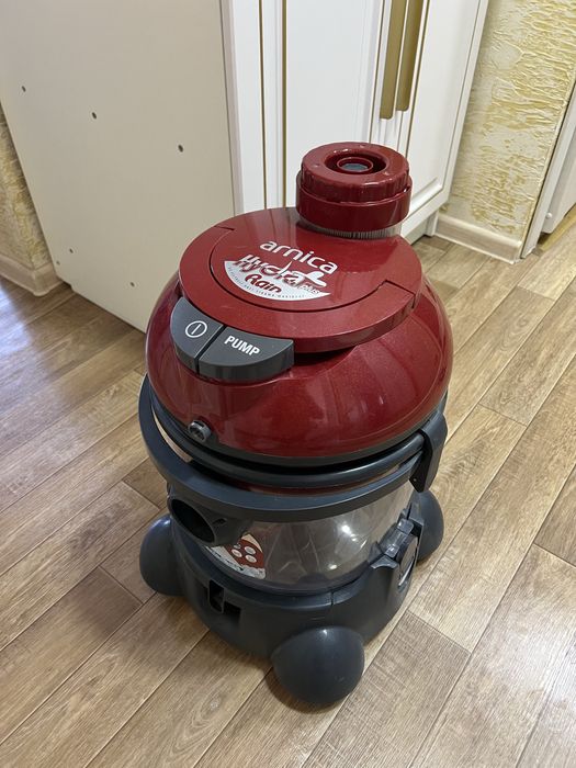 Пылесос Arnica Hydra Rain Plus Extra красный