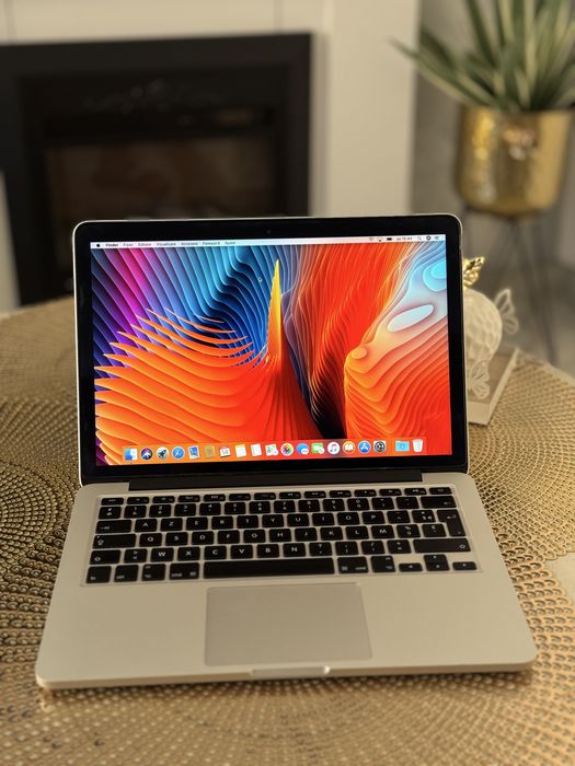 Apple MacBook Pro Retina 13” i7 3Ghz / 8Gb Ram, 256 SSD, 1.5Gb Video!