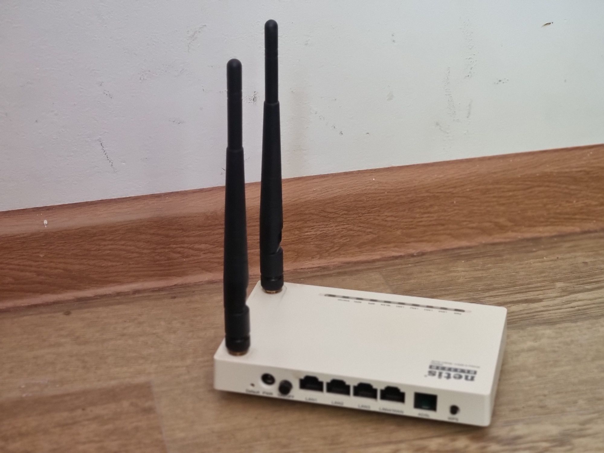 Wi-Fi роутер Netis 300 мб/с витая пара WAN