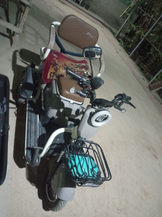 Скутер сотилади холати яхши коп минилмаган