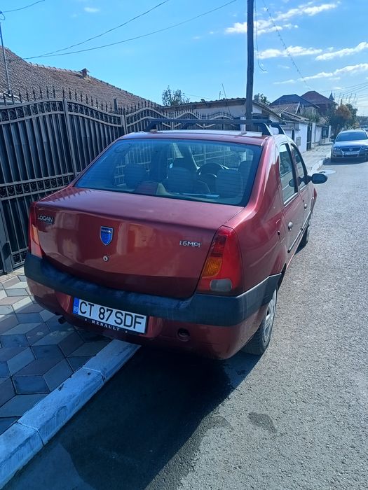 Vând Dacia Logan