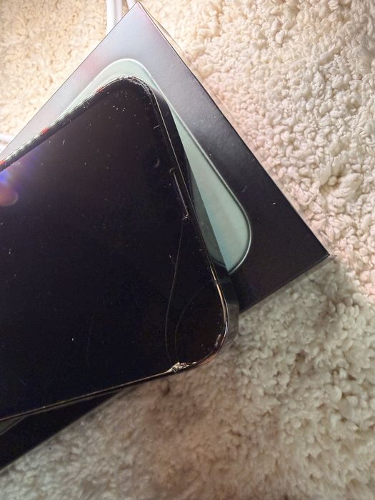 Vând Apple iPhone 13 Pro 512 GB împreună cu accesoriile din imagini