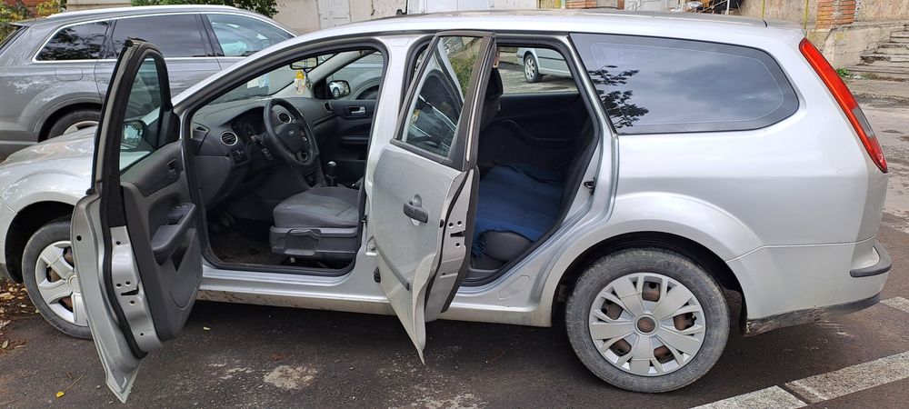 Vând Ford focus 2 1.6