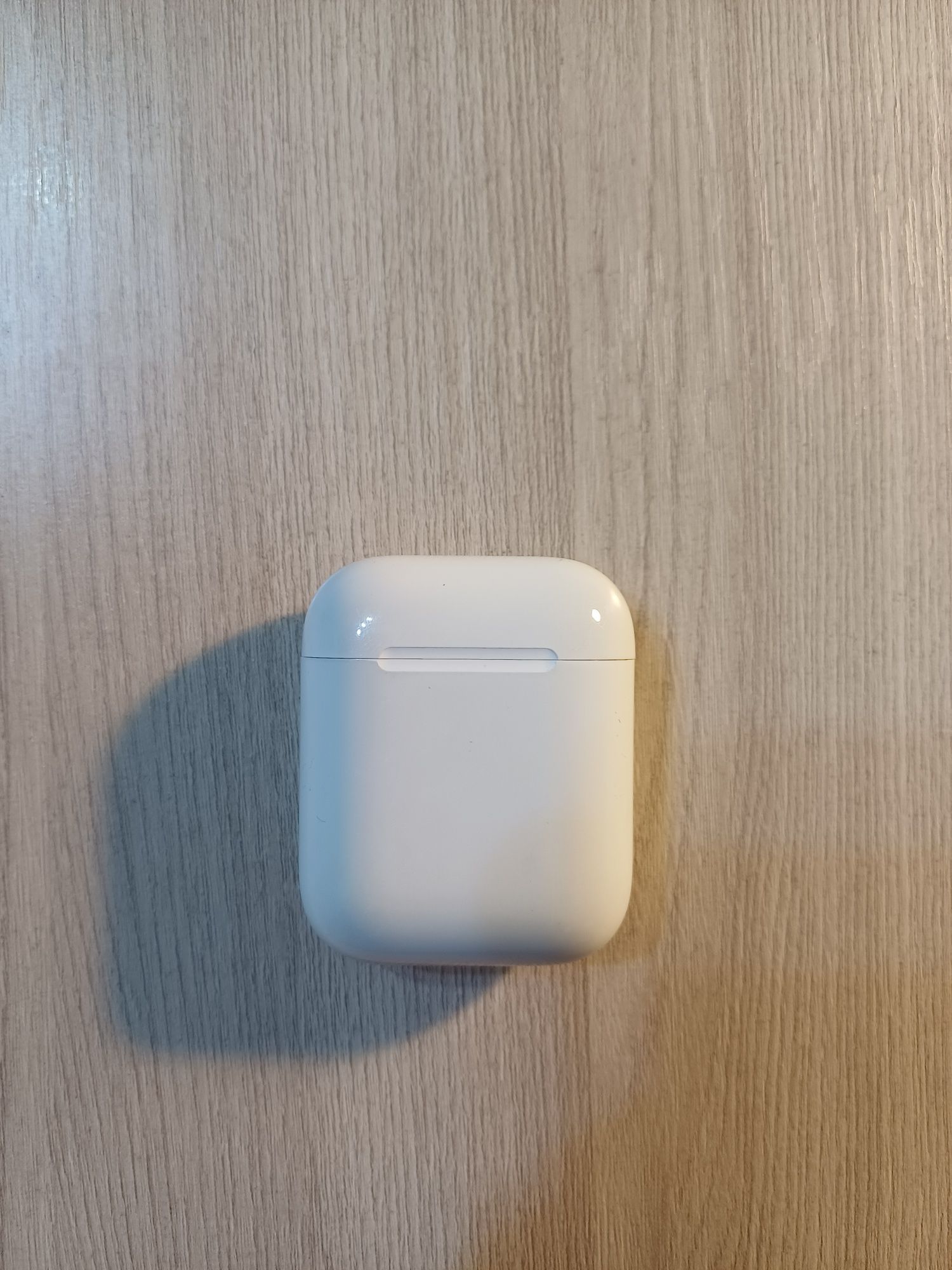 Продам Airpods первого поколения