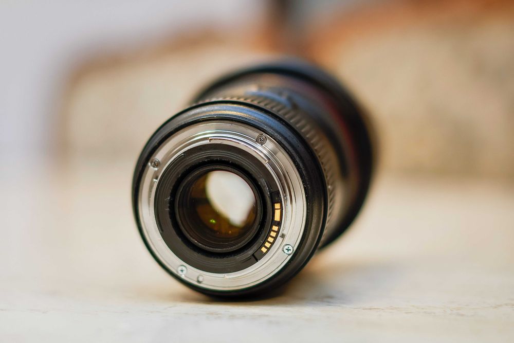 Vand Canon 24-70 f/2.8 var II - stare excelenta