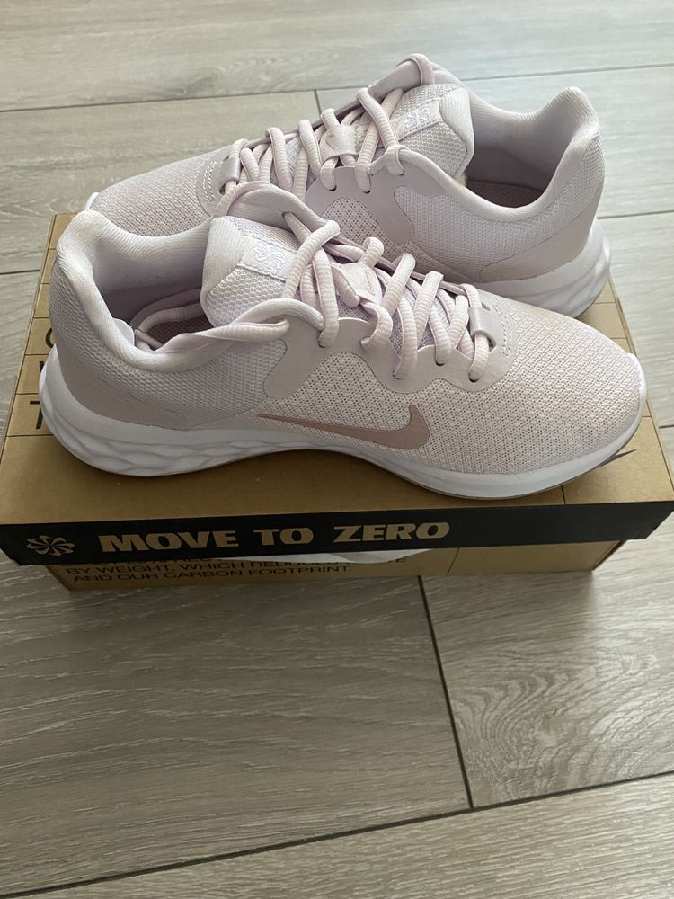 Adidasi noi W Nike Revolution 6 NN, marimea 36