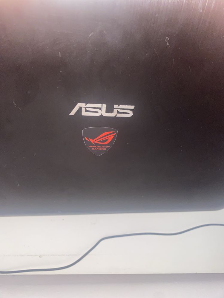Asus ROG G551JM – Игров лаптоп, чист, работи на ток заедно с ухладител