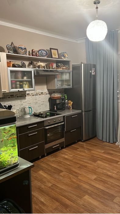 Продам кухонный гарнитур с техникой