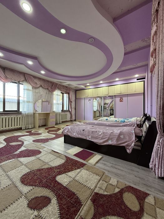 6,7 соток 6 хона сифатли қурилган авторский проэктдаги ховли сотилади!