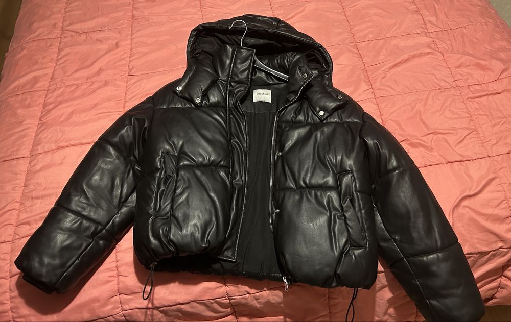 Geaca Neagra Bershka unisex