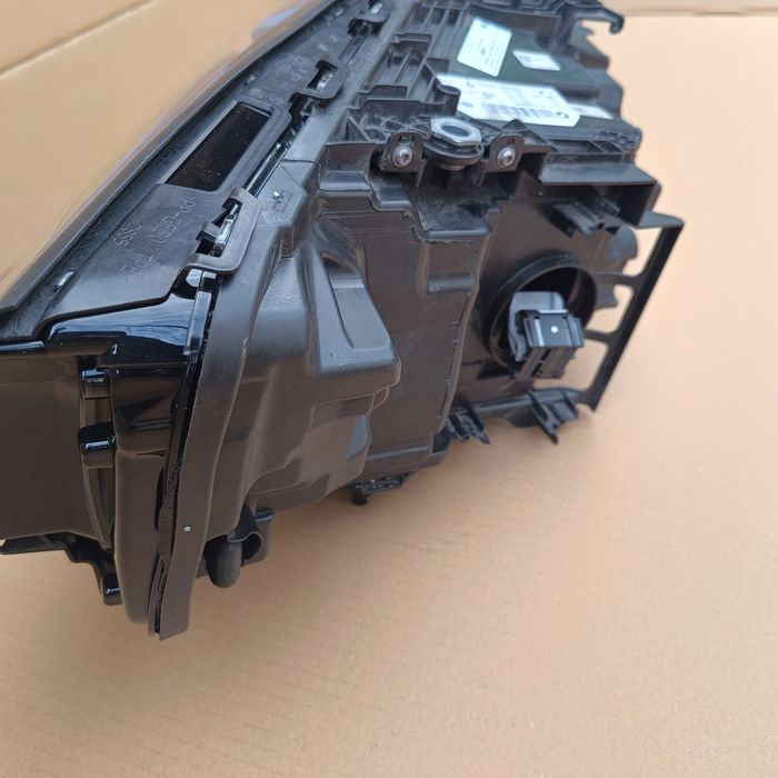 Десен фар BMW G30 Laser LCI ФАР G30 LASER 5A338F2-04
