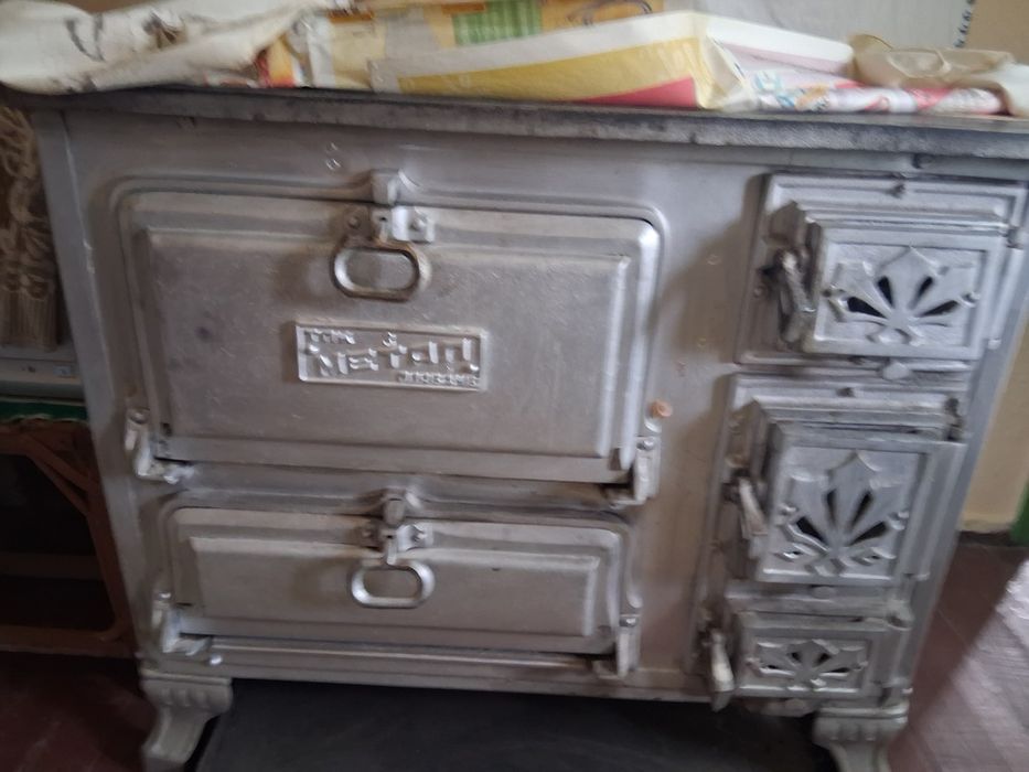 Печка на дърва с фурна взимане от място