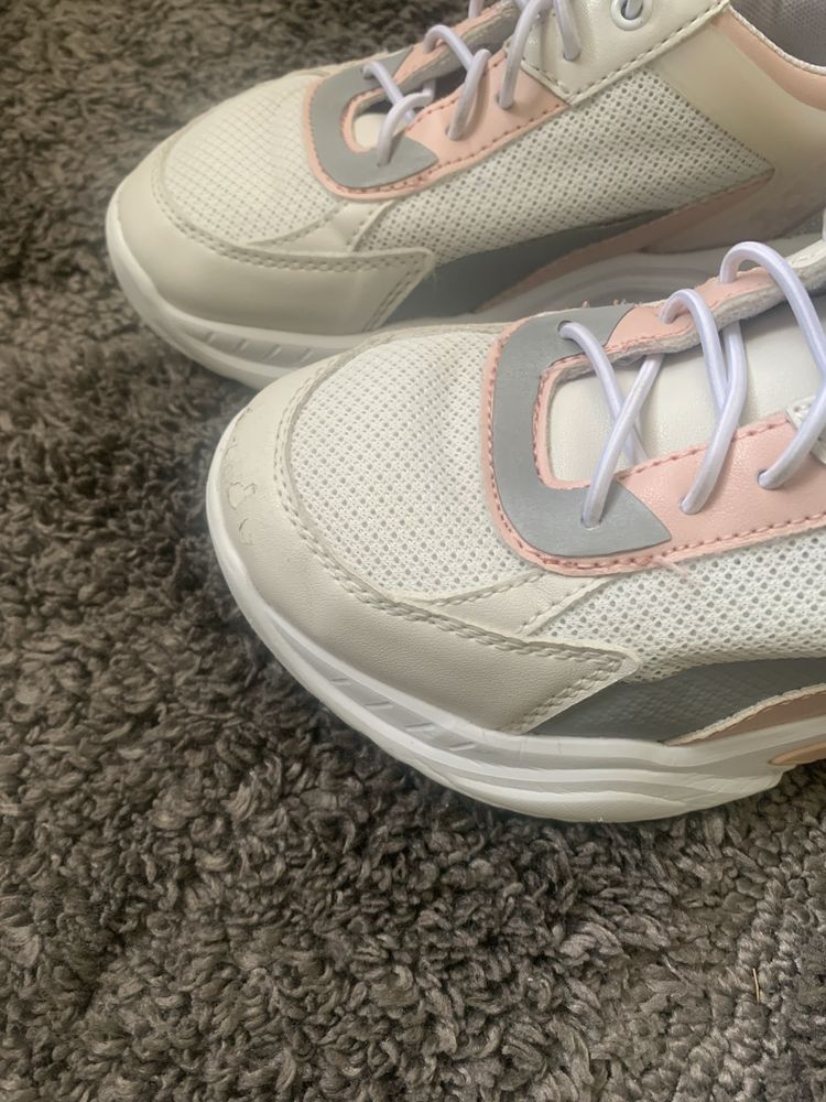 Детски  сникърси и маратонки на Calvin Klein, Nike, scechars, primi