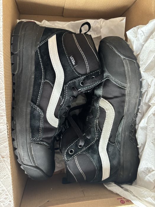 Зимни обувки Vans Ultrarange Exo Hi 41 номер
