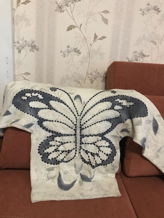 Кофту новую женскую