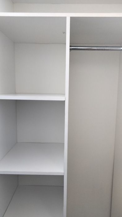 Шкаф плательный белый