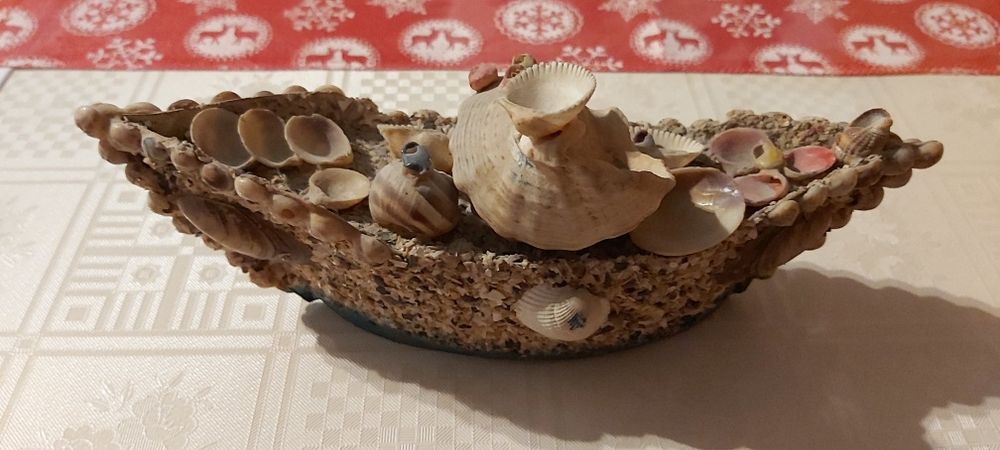 Barcuta din scoici bibelou