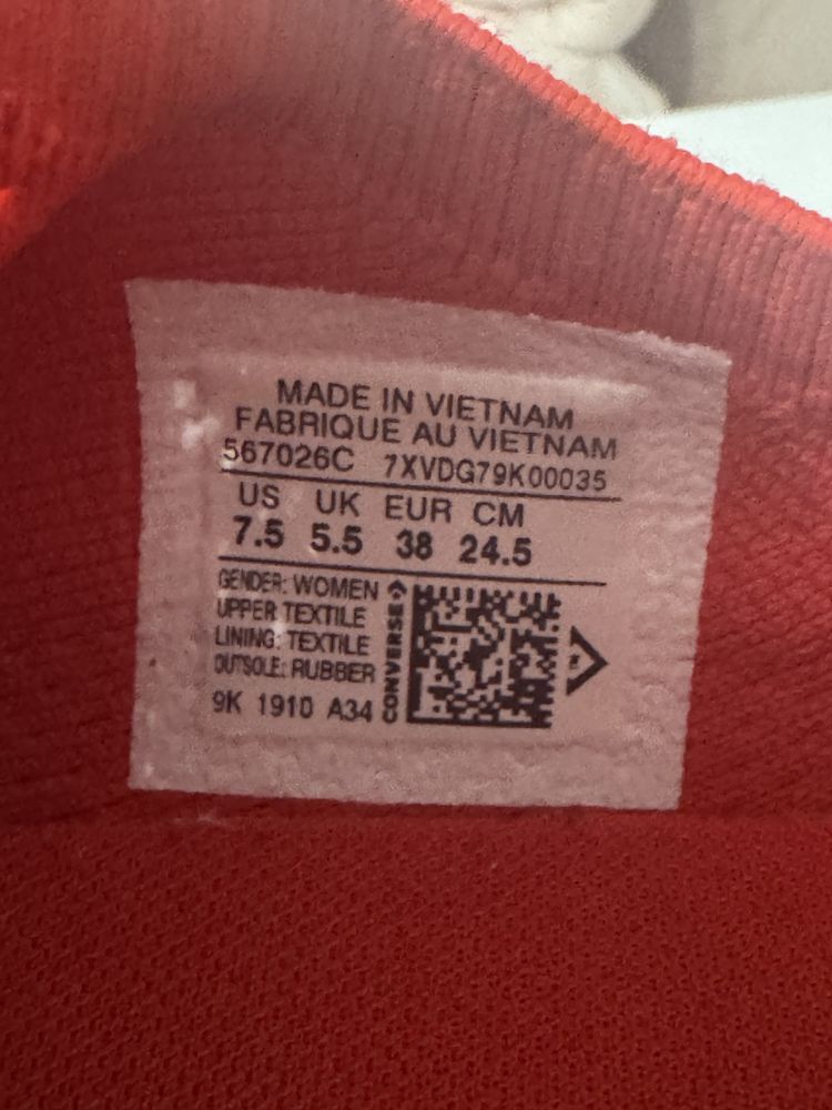 Обувки Converse в червен цвят