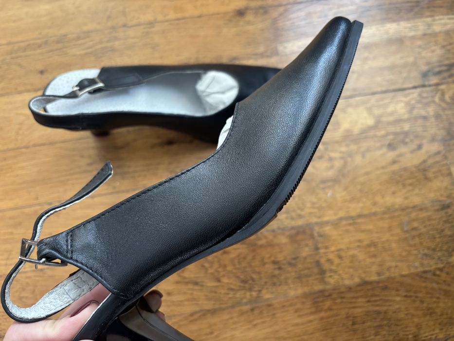 Pantofi din piele. 36
