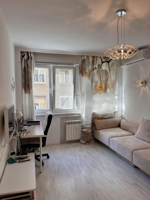 Дава се под наем Двустаен апартамент в София, Център - 65 кв.м за 750 € - Снимка #3