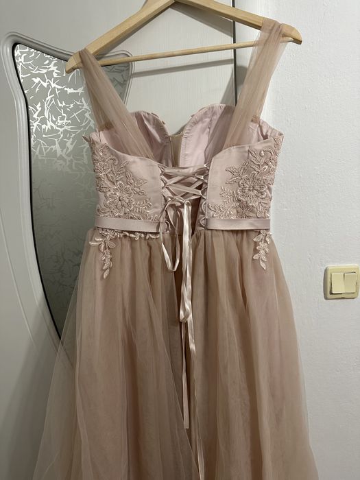 Официална  рокля