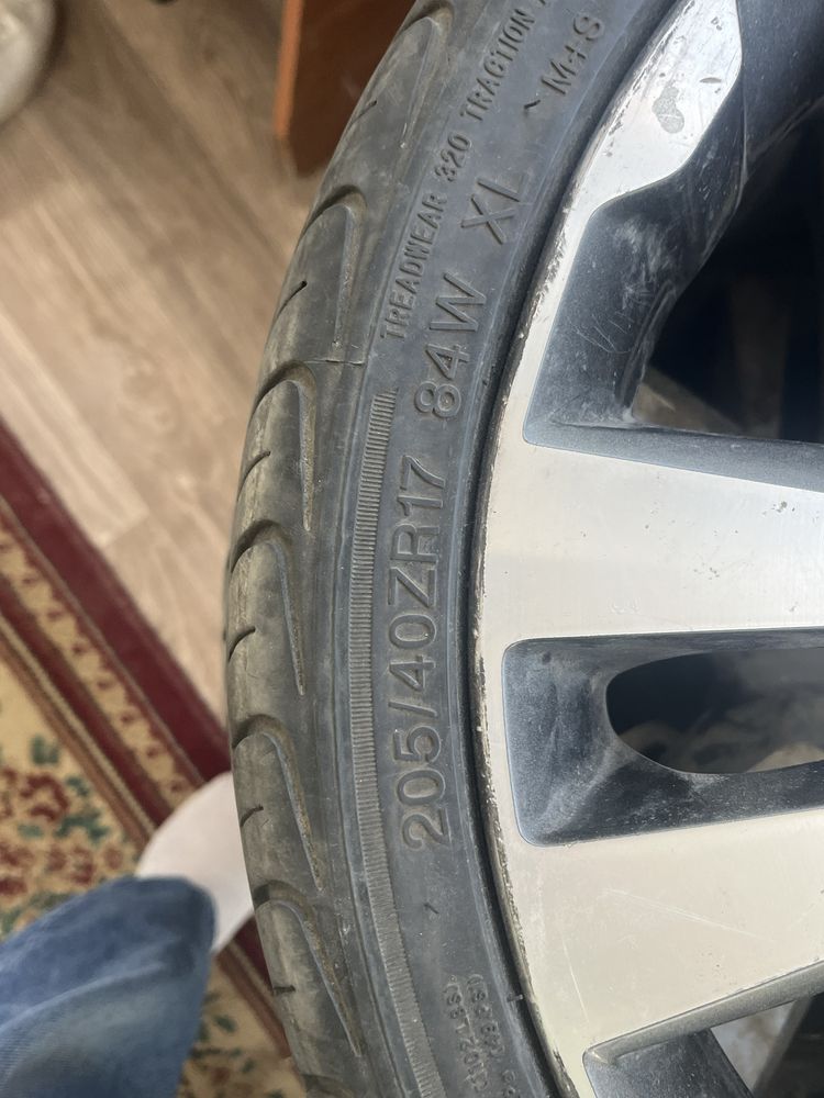 Продам диски с шинами