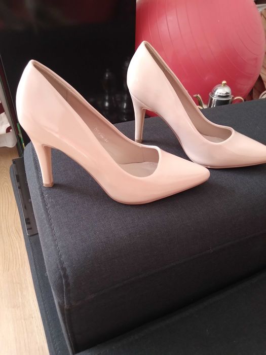 Pantofi eleganti