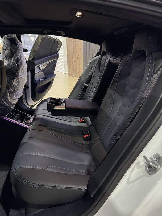 Bmw M850i год 2025