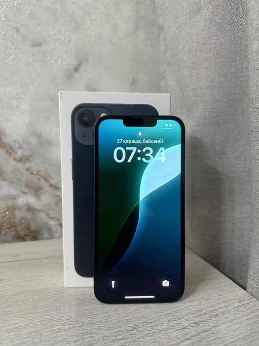 Продам  айфон 13