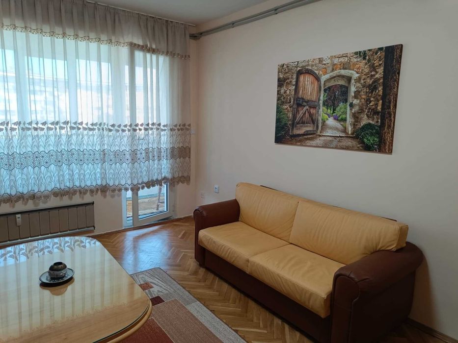 Дава се под наем Тристаен апартамент в Варна, Възраждане 1 - 90 кв.м за 600 € - Снимка #2