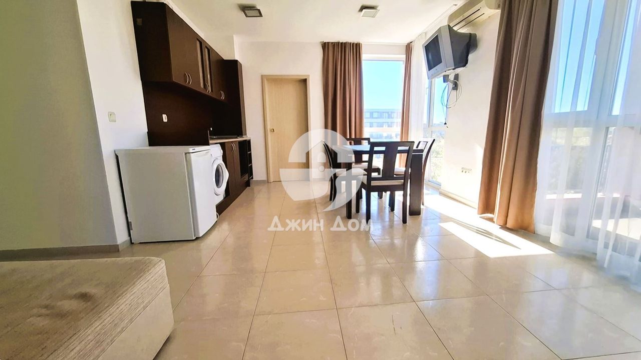 Продава се Двустаен апартамент в к.к. Слънчев бряг - 69 кв.м за 970 €/кв.м - Снимка #2