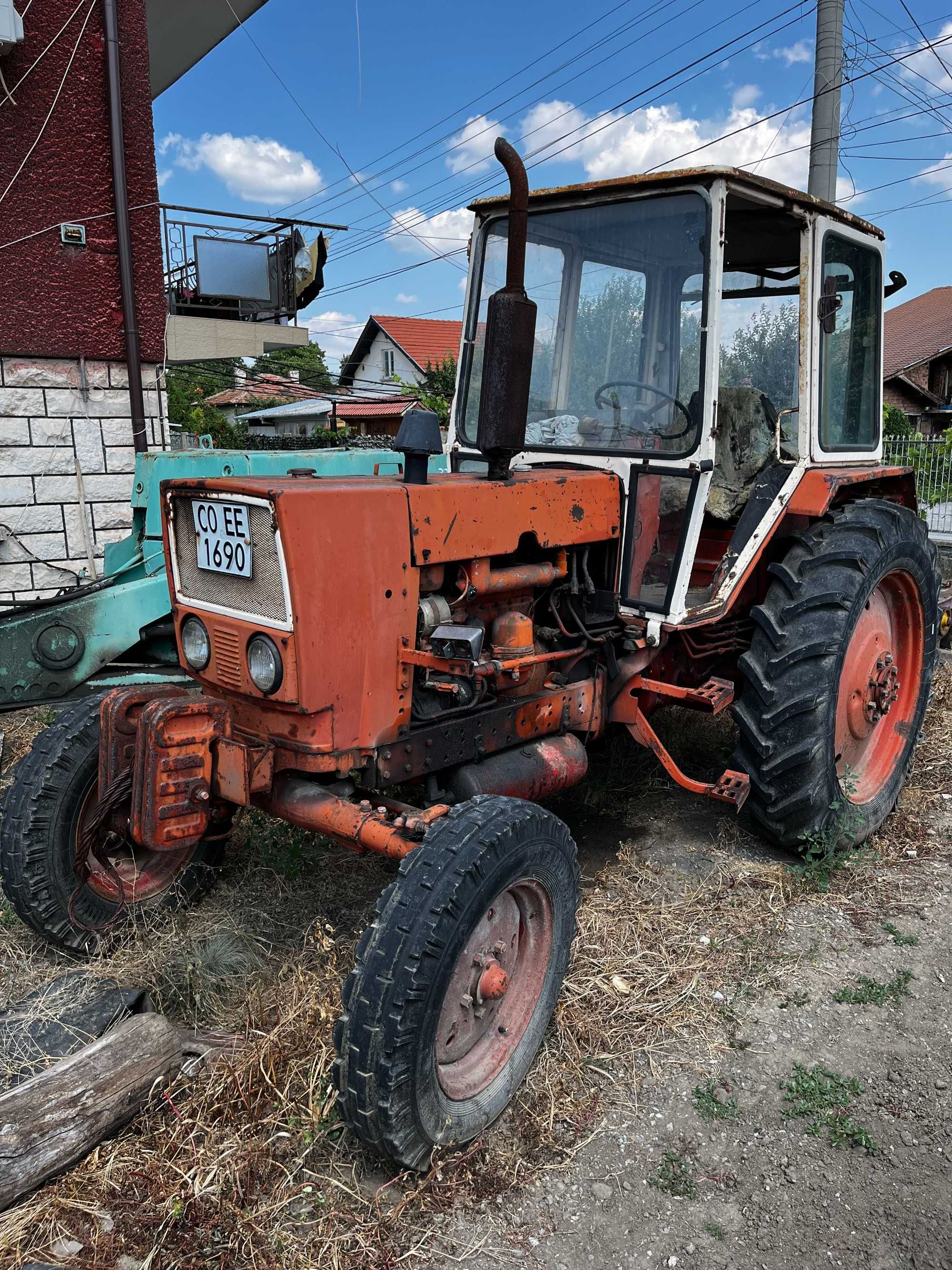 Продавам Балопреса и трактор