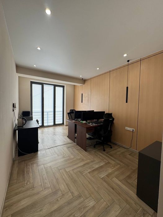 Срочно Сдаётся Офис Танхаус бадамзар махалла 270м2 6-комн 5-санузлов