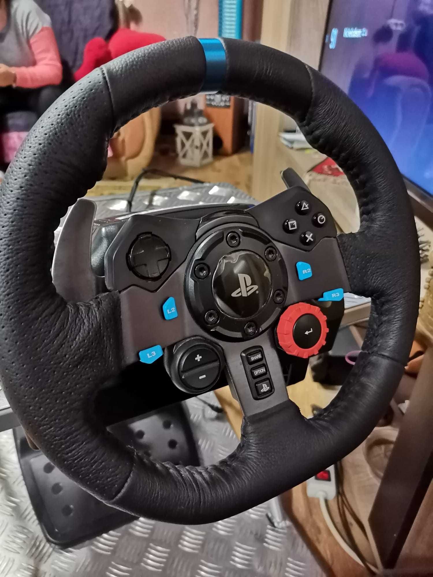 Playseat simulator auto racing custom volan Logitech G29 Driving Force