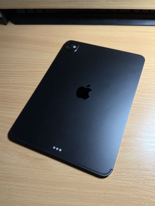 iPad Pro 11 Inch M4 256gb cellular baterie 100% black