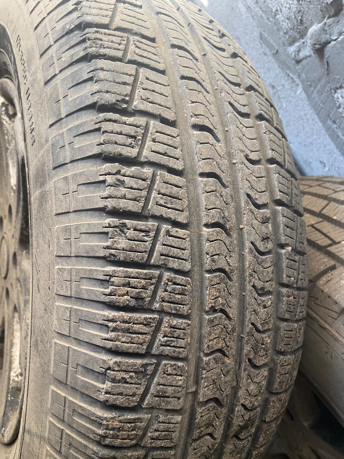 Щины 215/70 R16 буу