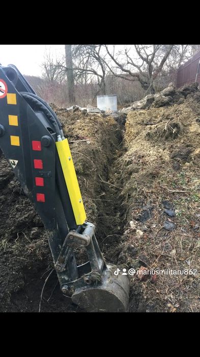 Închiriez motostivuitor ,miniexcavator, Miniincarcator.