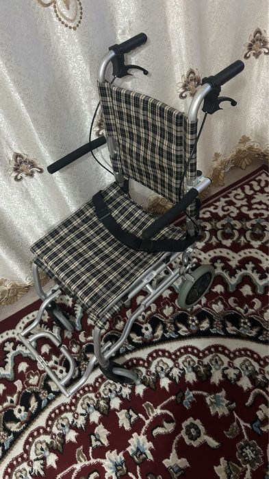 Продам инвалидную коляску