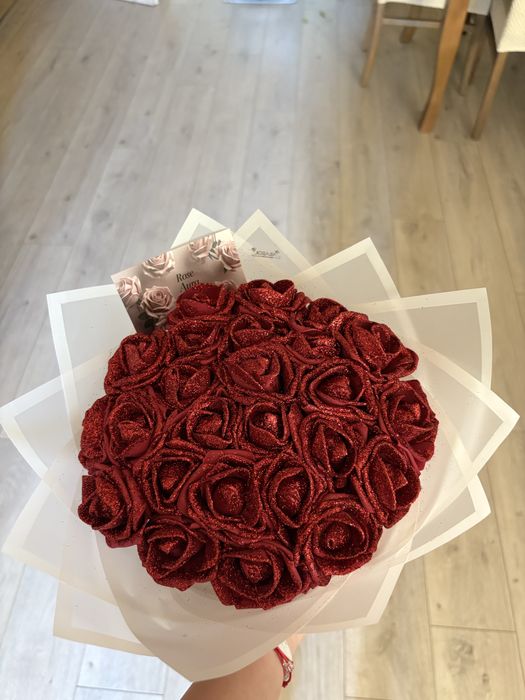 Ръчно изработени букети от сатен и фоам – Rose Aura – вечна красота