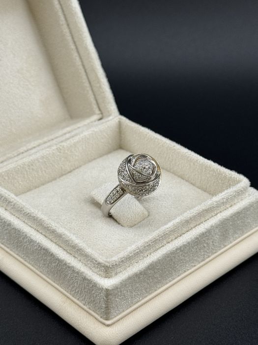 Кольцо Damiani розочка