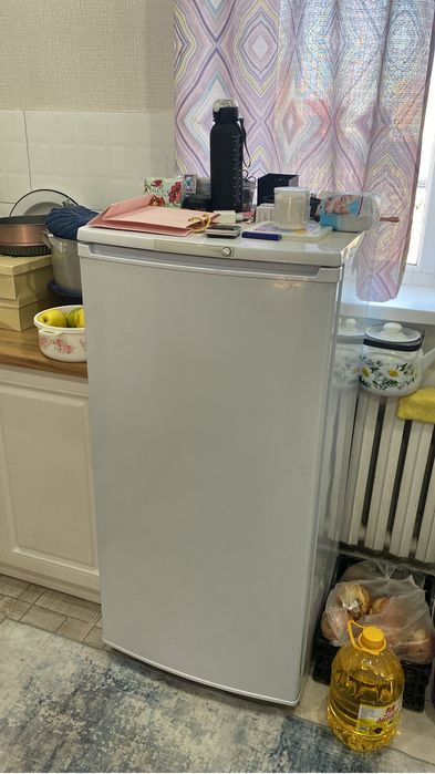 В отличном состоянии работает тихо охлаждает отлично чистый и готов