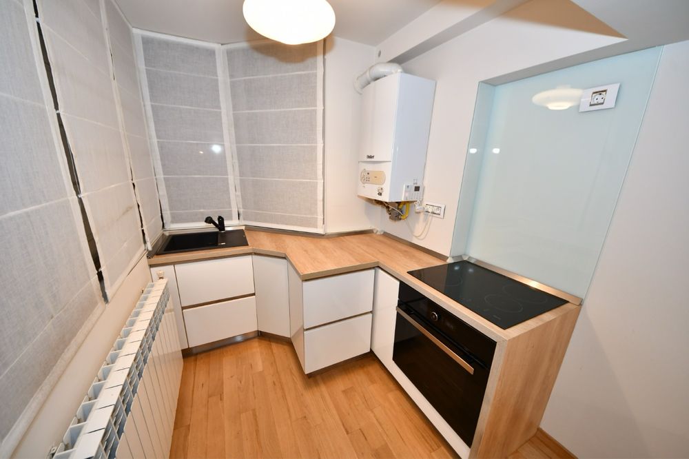 Apartament piata centrala et.1