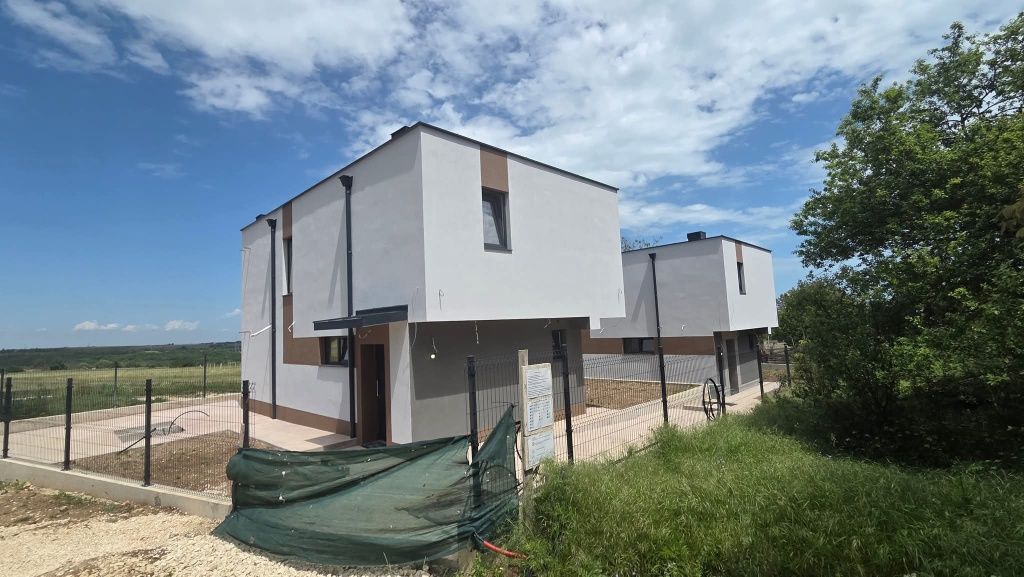 Продава се Къща в с. Кичево, Област Варна - 130 кв.м за 1524 €/кв.м - Снимка #10